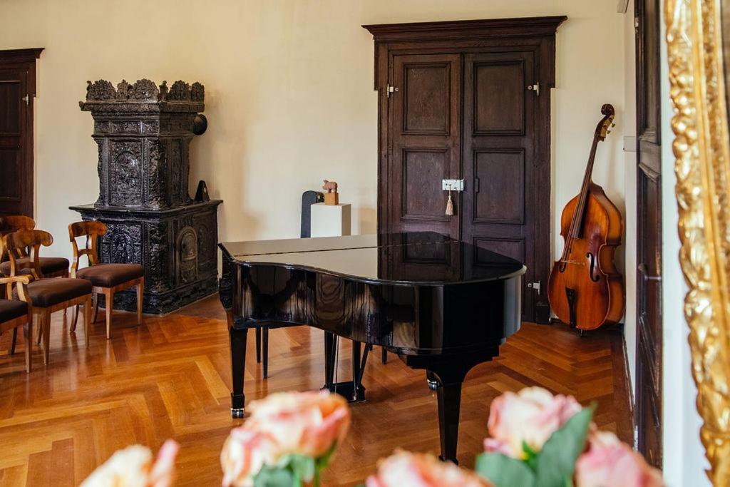 Schlossgut Tunzenberg Mengkofen Εξωτερικό φωτογραφία